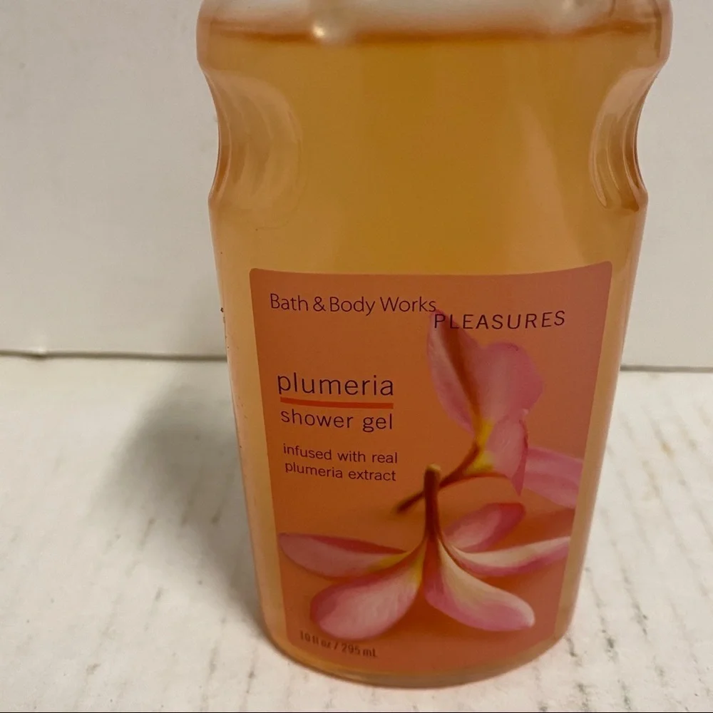 Bath & Body Works Pleasures PLUMERIA Shower Gel
